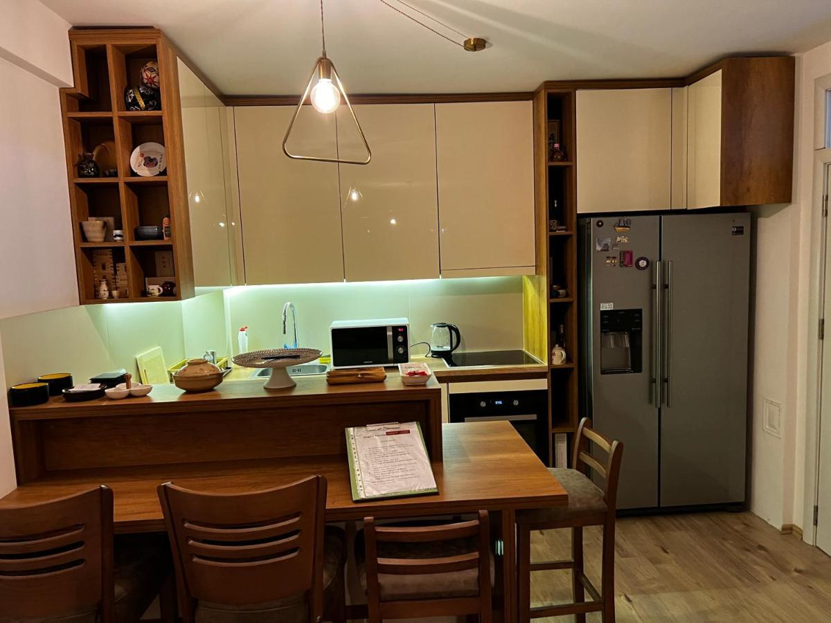 Elegant Apartment In City Centre พริสตีนา ภายนอก รูปภาพ